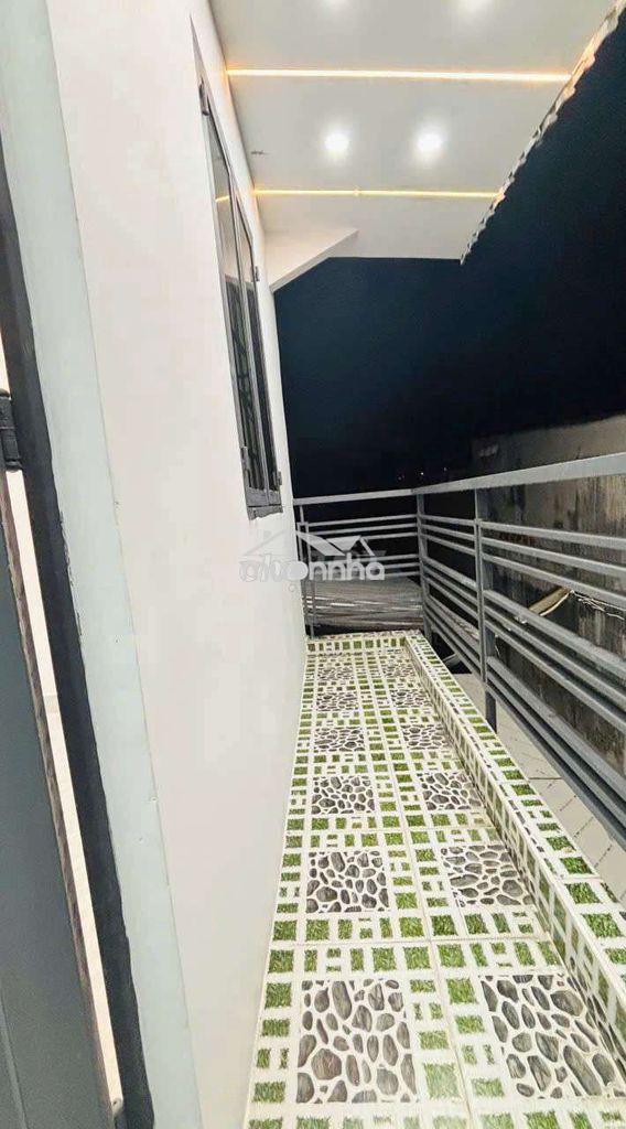 Nhà mới 2 tầng - 24m2 - 2pn - gần chợ đầu mối hóc môn - gia chỉ 1t39 - 4
