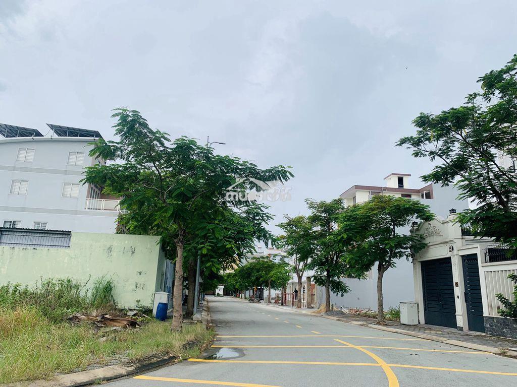 Ngộp bank bán gấp lô đất biệt thự the seasons giá 8.4 tỷ. dt 10x20 - 3