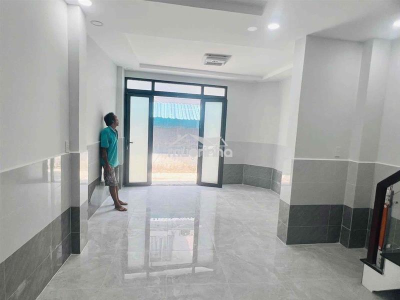 Nhà 1 trệt 2 lầu 2pn 2wc hẻm nguyễn văn quỳ quận 7