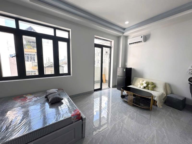 Cho thuê studio ban công 35m2 có thang máy - hầm xe - ngay chợ bà chiểu - đại học hutech - ngoại thương - 2