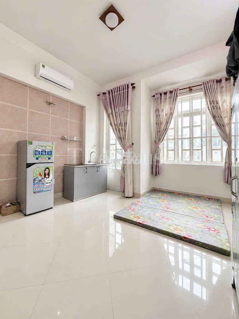 Phòng có ban công thoáng,có nội thất riêng biệt, 217/9/2d bùi đình túy - Ảnh 2