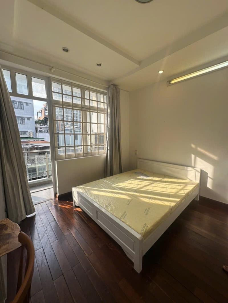 Căn hộ studio cực thoáng  ban công thang máy  50m2  gần landmark81 metro văn thánh bình thạnh