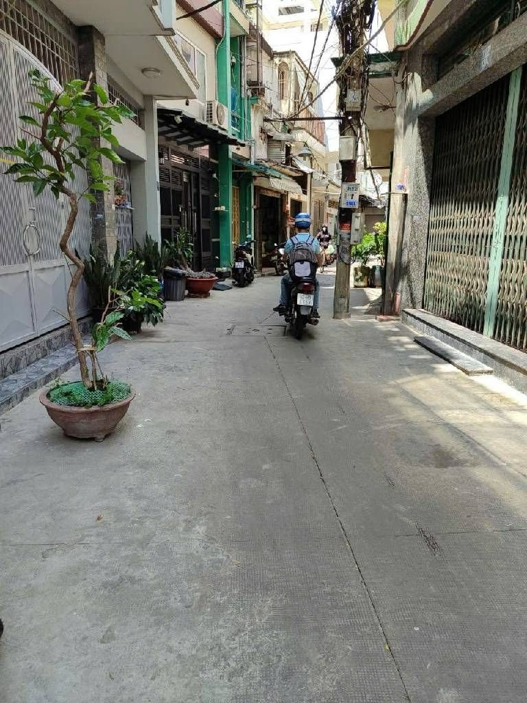 Giảm 2 tỷ - kế bênh viên an bình - q.5 - dt: 4.2*10.5m - 5 tầng - 8 tỷ 5 - 2