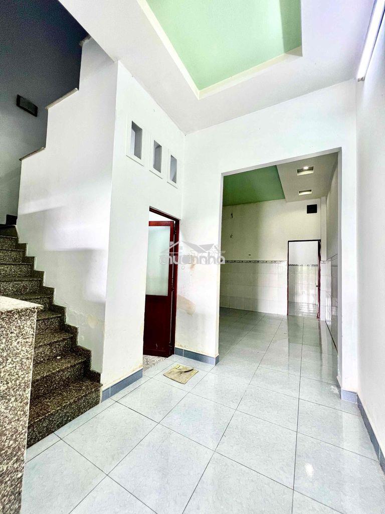 Cho thuê nhà dt 5x20 1trệt 1lầu 3pn 3wc sân xe máy hẻm ba gác - Ảnh 4