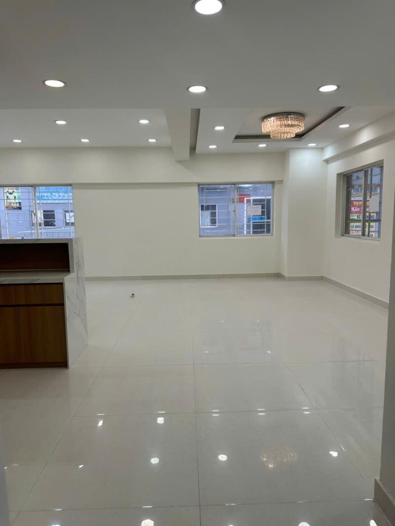 Bán căn hộ tầng trệt phú mỹ thuận. 144m2, 3pn, 3wc tiện ở, buôn bán, sổ hồng. giá: 4,9 tỷ - Ảnh 3