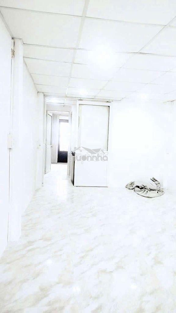 Cho thuê nhà đường phạm hùng c2 dt.3m×17m } 1 lầu 3phòng 2toilet hẽm4m - 4