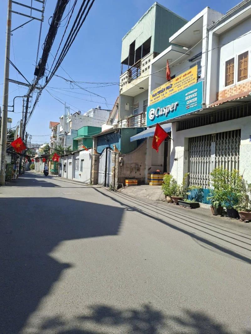 Bán chdv 10 phòng, dt 5,4 x 16 đúc 3,5 tấm hẻm 6m quang trung, thông đường bờ kênh mới - Ảnh 2
