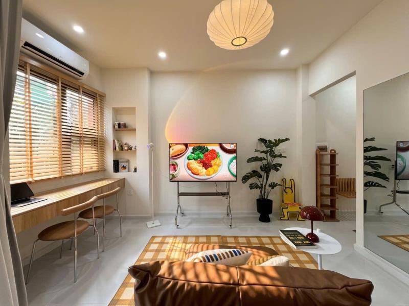 Cho thuê căn hộ 1 phòng ngủ full nội thất ban công rộng 60m2 ngay lạc long quân tân bình vibe siêu chill  - Ảnh 2