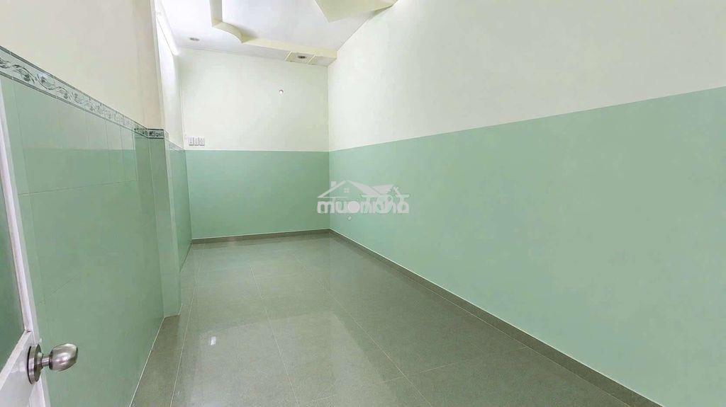 Nhà 6 phòng 4 x 20m gần đầm sen - 3
