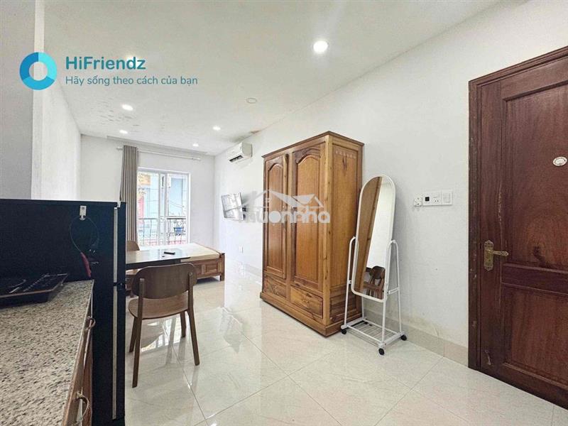 Studio ban công siêu rộng