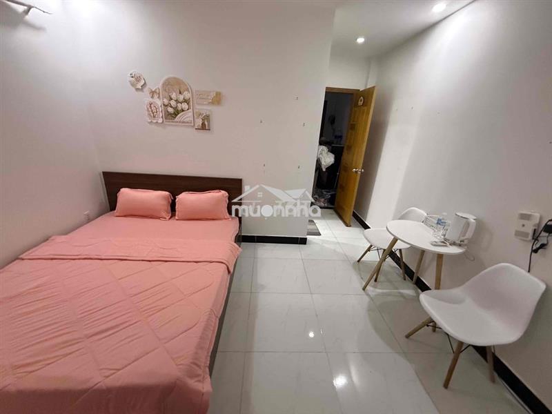 Phòng trọ giá rẻ mới toanh nầm ngay trung tâm q8 qua , cậ