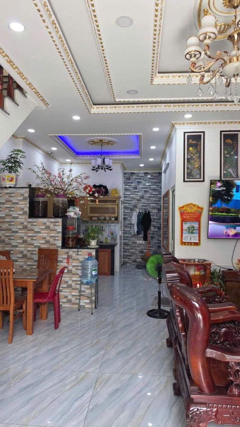 Bán nhà dĩ an hoàn công hiếm trong phân khúc - 67m2  2 tầng 3pn 2wc - Ảnh 2