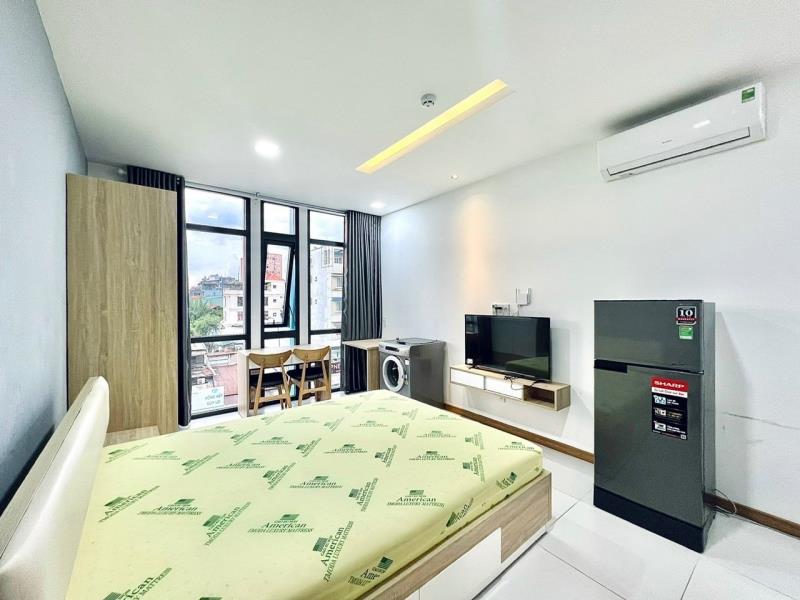 Cho thuê căn hộ bình thạnh gần ngã tư hàng xanh, full nội thất, cửa sổ lớn siêu thoáng, thang máy tiện đi q1 - Ảnh 2