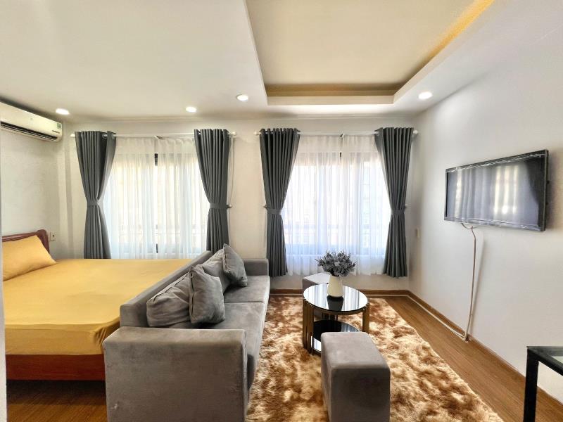 Căn hộ cao cấp, cửa sổ thoáng mát, tiện nghi ngay trần phú quận 5