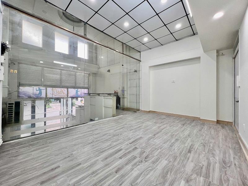 Chính chủ cho thuê mặt bằng ngay gần chợ lý phục man quận 7