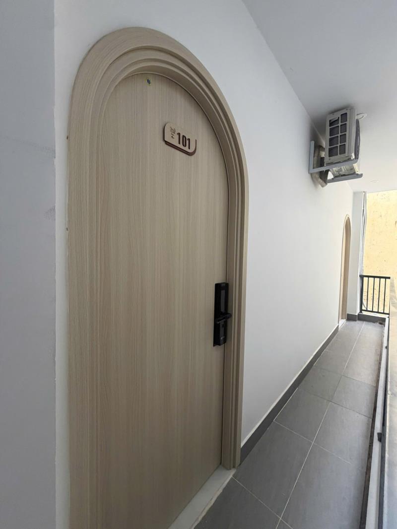 Căn hộ ban công lớn, nhiều cửa sổ thoáng, máy giặt riêng, bếp xa giường, máy hút mùi, phan văn trị bình thạnh gần quận 1, gò vấp, vlu, học viện cán bộ  - Ảnh 4