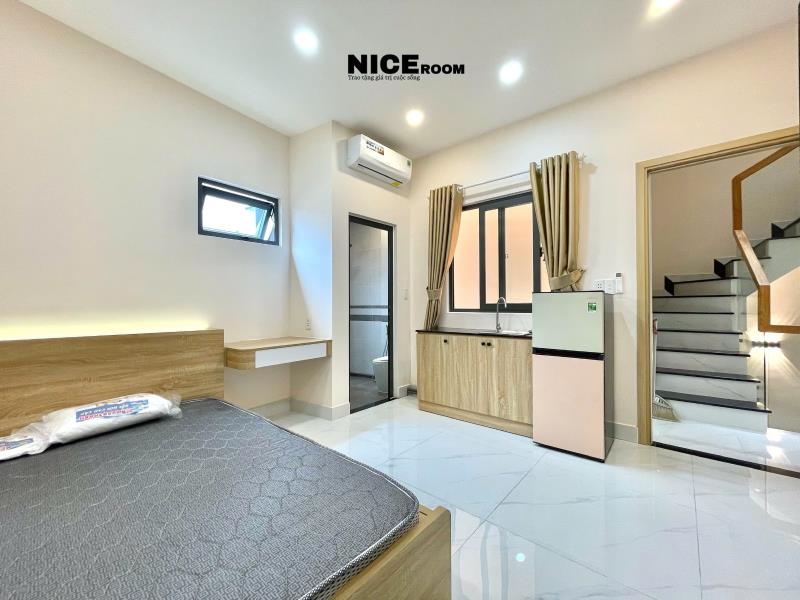 Cho thuê phòng trọ mới khai trương cửa sổ thoáng full nội thất nhiều không gian tủ võ duy ninh gần hàng xanh tiện qua quận 1, quận 3 , bình thạnh