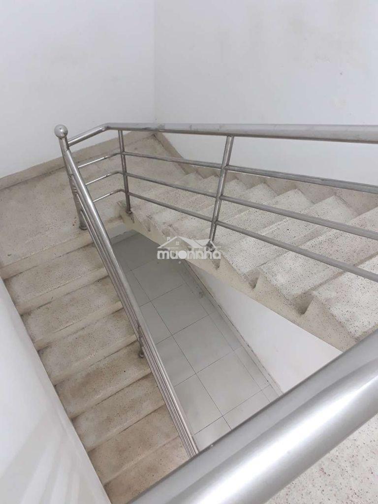 Cho thuê nhà 225 lê văn quới - 8trieu- 4pn - 2 tầng - hẻm xh - 2