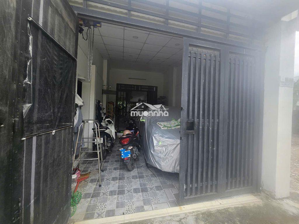 Mình chính chủ cần bán căn nhà 4*24 - hẻm xe hơi - xe đậu trong nhà - 2
