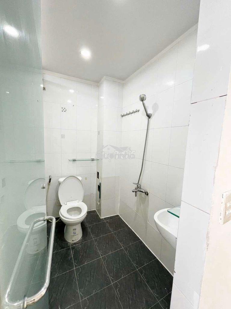 Studio ban công trần khắc chân giữa tr quang khải - cầu tr khánh dư - Ảnh 2