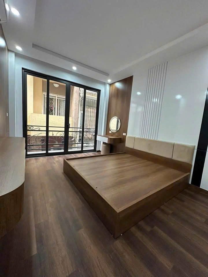 Cho thuê nhà nguyên căn 120m2 – 2 ngủ rộng đường nguyễn đức cảnh