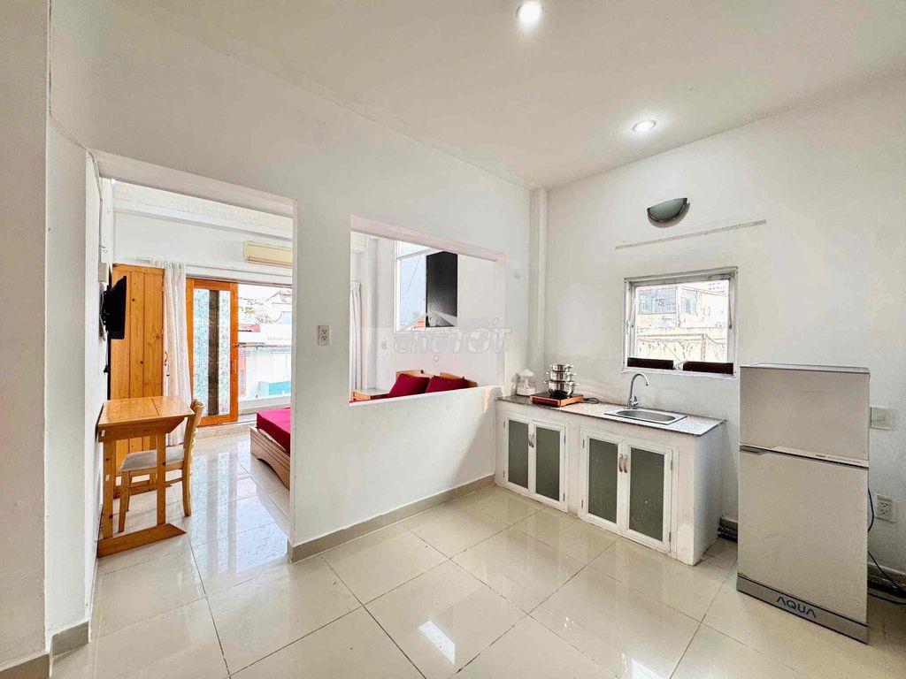 Căn hộ tách bếp full nội thất , thang máy giao trần quang diệu quận 3 - 2