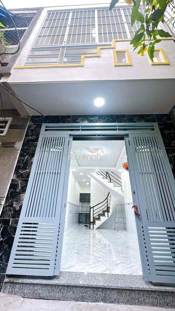 Nhà 2p2wc gần đường , trường học