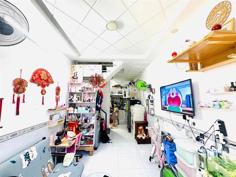 Nhà đsh 1/.hà huy giáp hẻm ôtô ngay sát ngã tư ga q.12