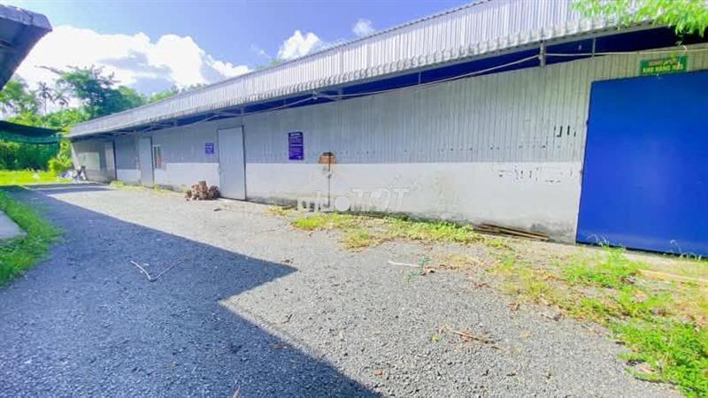 Cho thuê kho 1.100 m2 có sân mặt tiền ql 61c giá 15 triệu