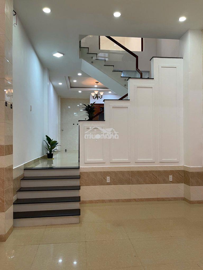 Nhà nguyên căn - full nội thất đối diện vạn phúc city - 5pn 4wc - hxt
