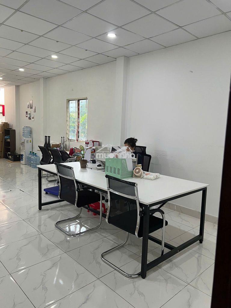 Văn phòng trường sơn full bàn ghế, giờ tự do 24/7 giá 9 triệu 45m2 - Ảnh 2