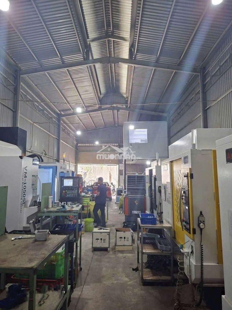 Xưởng dĩ an 250m đường cont điện 3fa sản xuất  giá 15tr /tháng