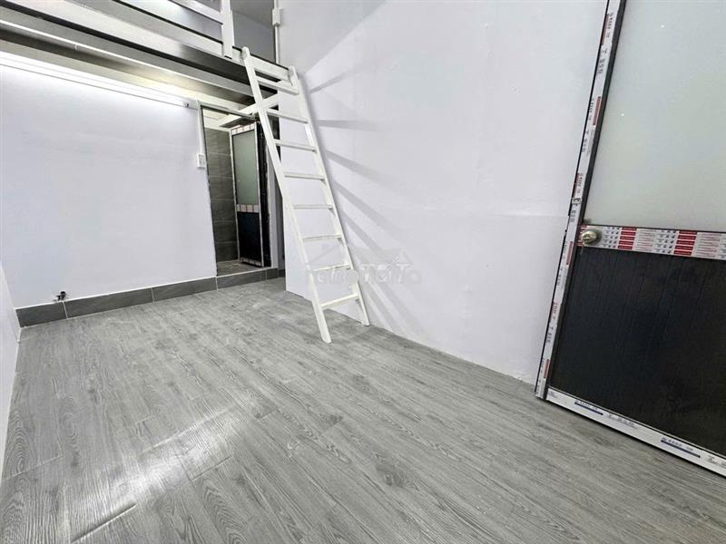 Sẵn 2 phòng gác mới xây ngay chợ thạch đà