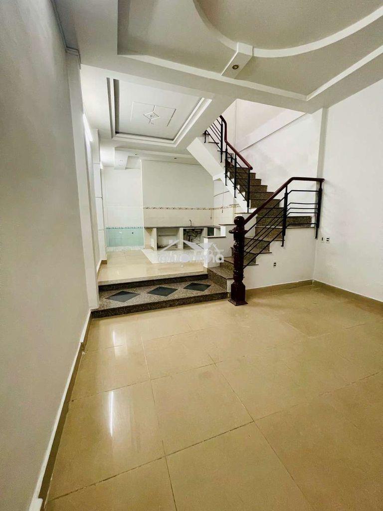 Nhà mới sơn sạch sẽ - 2