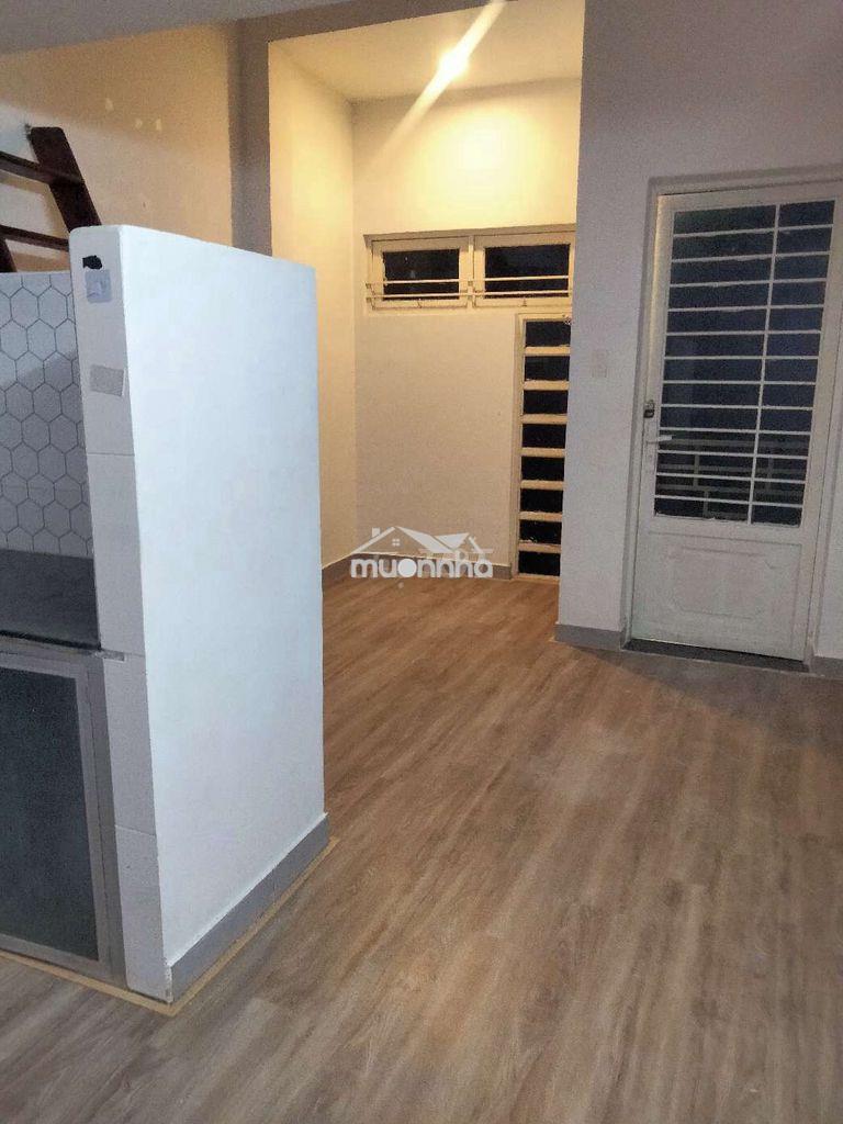 Cho thuê nhà 1 trệt 1 lầu 1 lửng gần trường đh kinh tế, gía 8,5 triệu