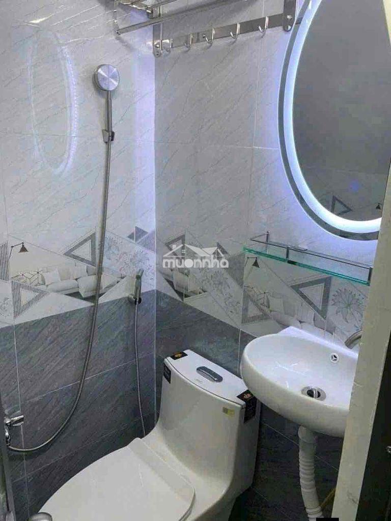 Nhà nguyên căn 2pn 2wc hẻm 1806 ô tô gần nhà giá 6tr - 3