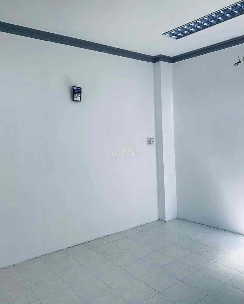 Nhà xinh, giá bình dân, 1 trệt 1 lầu + lửng, 2p. ngủ 2wc ok - 3