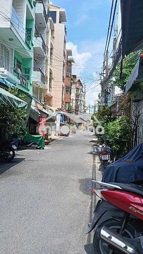 Nhà chính chủ trung tâm quận 10 hẻm xe hơi 6m • nở hậu • vị trí đẹp •