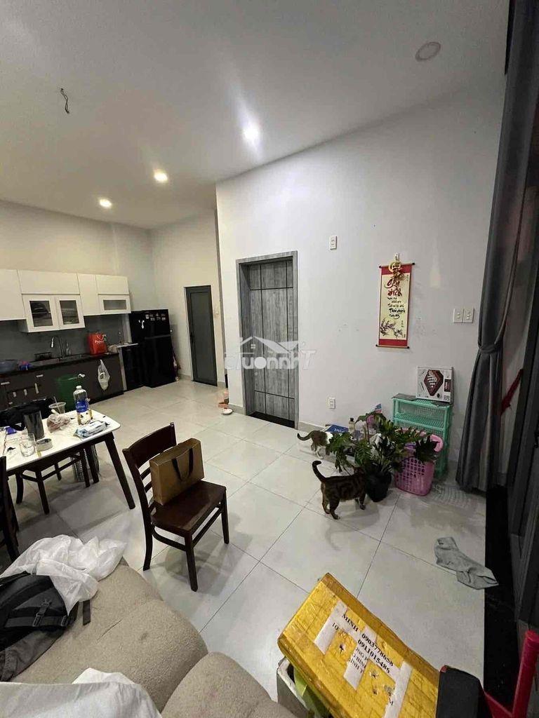 Cho thuê nhà 2 tầng hẻm xe hơi full nội thất đình phong phú - 2