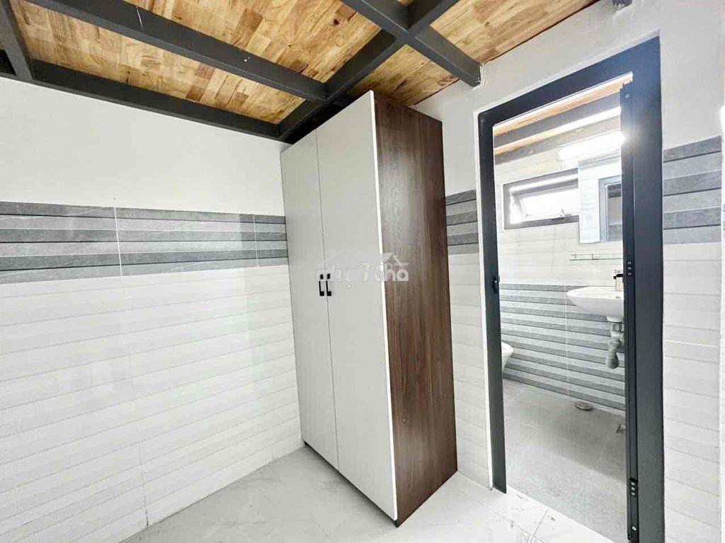 Vị trí rất gần với trường đh ntt , phòng rộng rãi nội thất đầy đủ - Ảnh 3