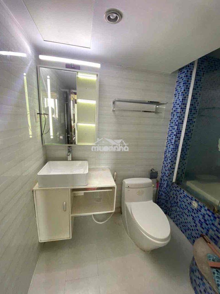 Cần cho gấp căn hộ cao cấp hùng vương plaza số 126 hồng bàng p12. q5