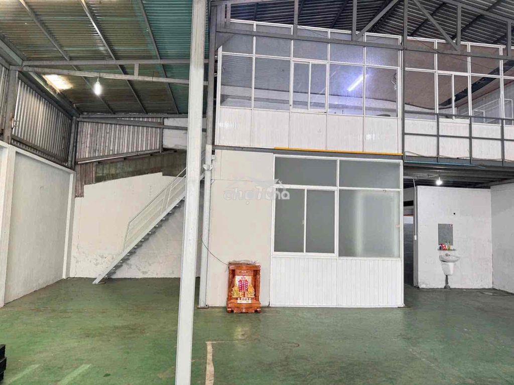 Cho thuê kho xưởng 365m2 .đường lê thị riêng,phường thới an.q12 - 3