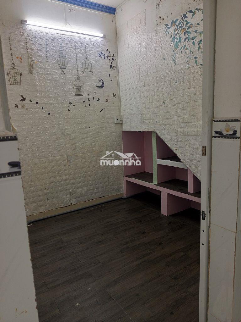 Câ`n cho thuê nhà riêng có 3 phòng q4, p1, bê'n vân dô`n, 360c/24. - Ảnh 2