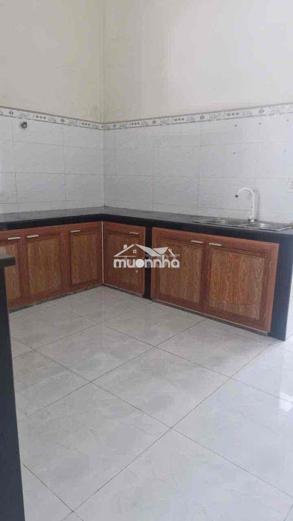 Cho thuê nhà nguyên căn sạch sẽ võ văn vân vlb lầu suốt ở ngay giá rẻ - Ảnh 2