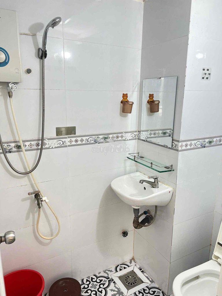 Phòng thành thái 30m2, nội thất cơ bản, giờ giấc tự do, có ban công - Ảnh 4
