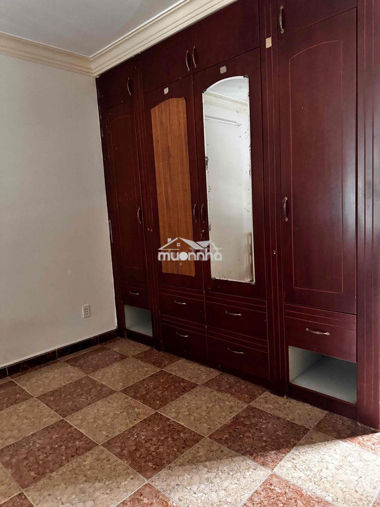 Phòng ở đầy đủ nội thất cơ bản như tủ lạnh, máy lạnh, máy giặt - 2