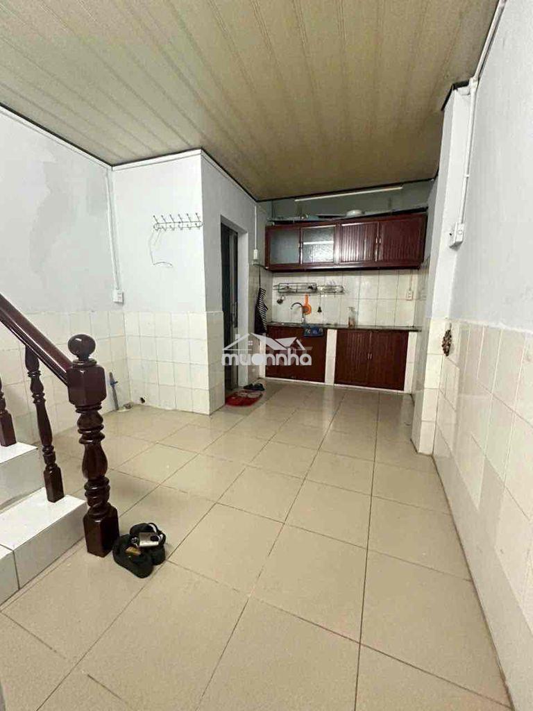 Bán nhà hẻm thông lạc long quân p11 tân bình. dt: 3m3 x 17m 1 lầu 5ty2 - Ảnh 2