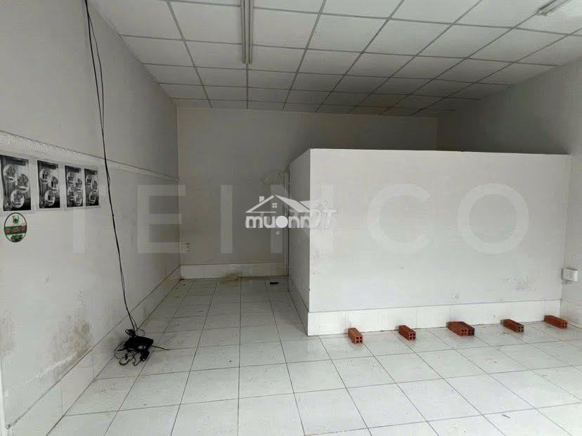 Cho thuê kho 1.100 m2 có sân mặt tiền ql 61c giá 15 triệu - 3