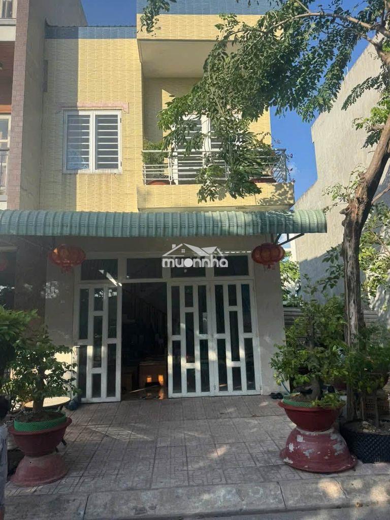 Bán nhà trệt lầu giá rẻ kdc gần siêu thị aeon thuận an