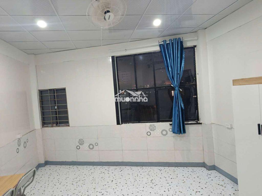 Phòng mới ,sát q1,nt cao cấp thang máy,giá rẻ  - 2